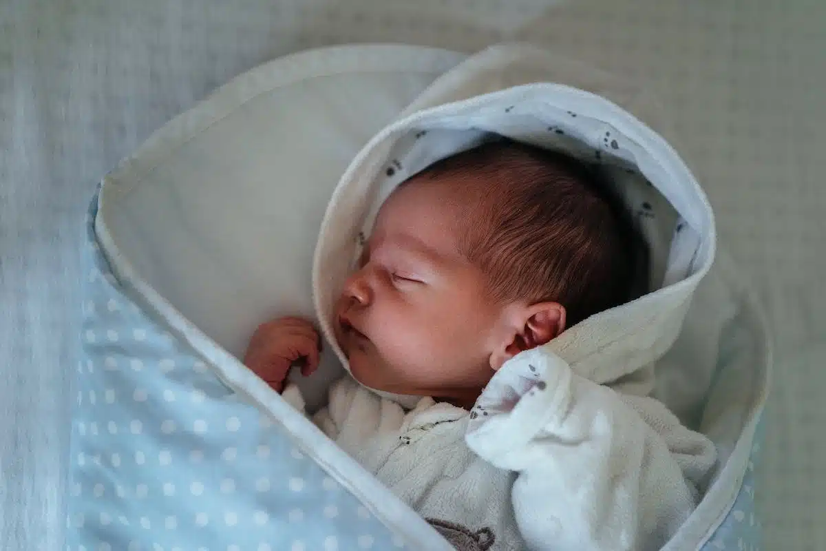 bébé dormant