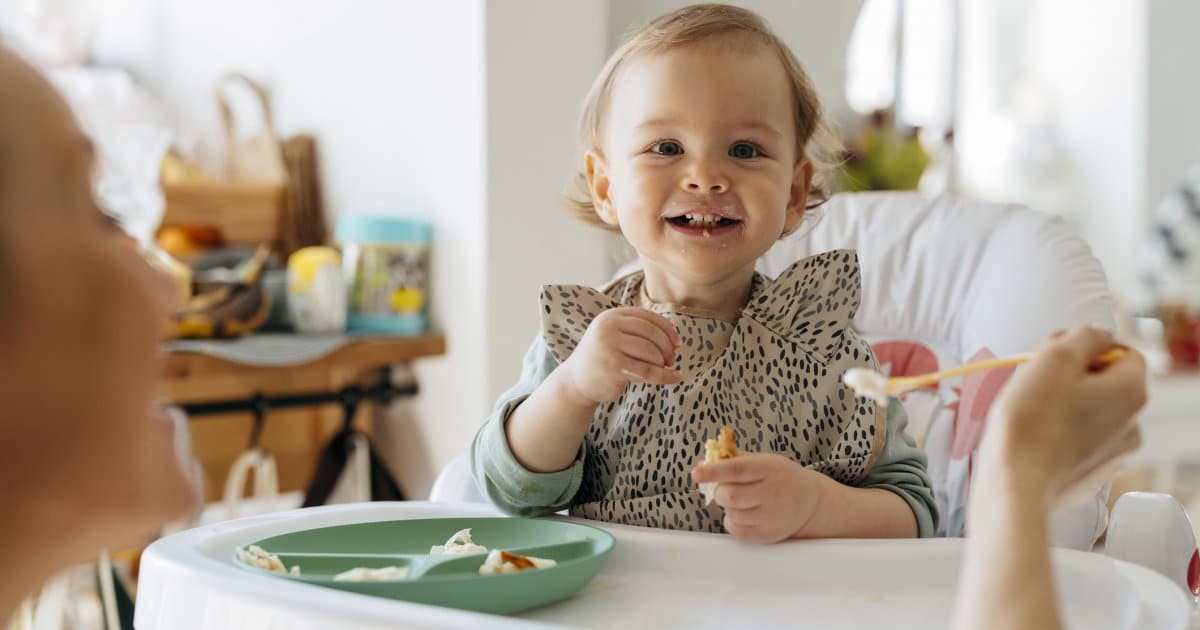 Comment choisir la bonne chaise haute pour nourrir votre bébé