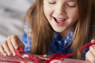 Pourquoi les idées de cadeaux pour enfants changent autant d'une génération à l'autre ?